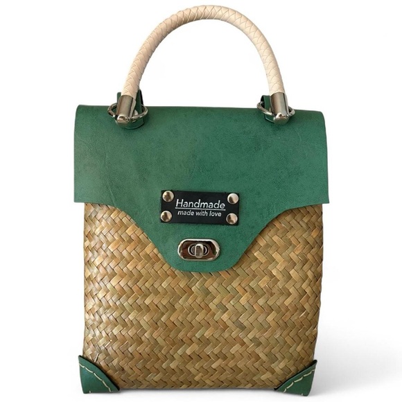 Handmade Green and Tan Woven Wicker Straw Purse Bag - Picture 1 of 8